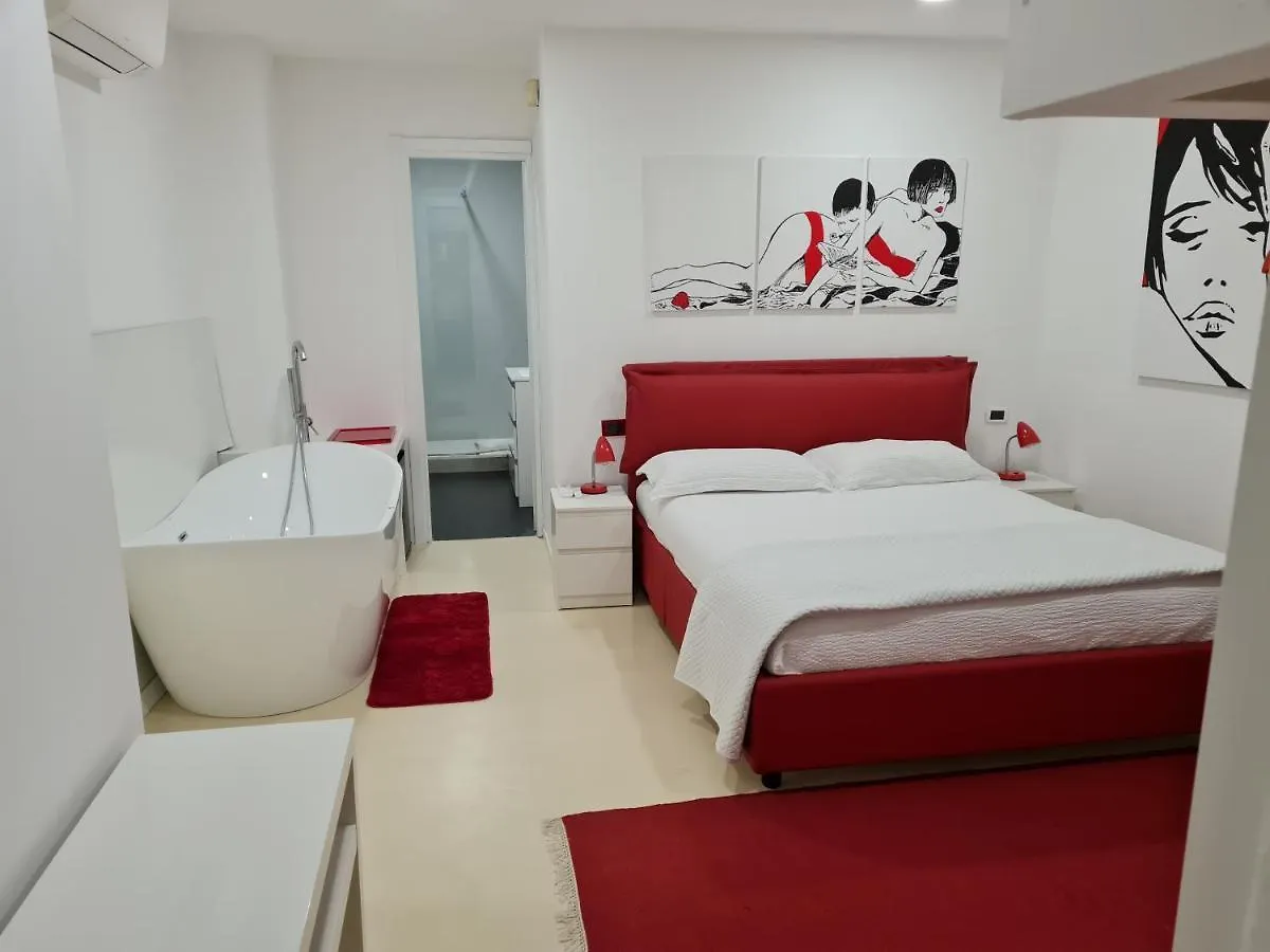 Varazze Suite Idromassaggio E Sauna 0*,  Italia
