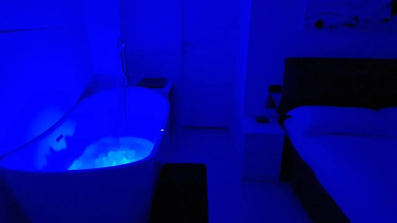 Appartamento Varazze Suite Idromassaggio E Sauna Italia
